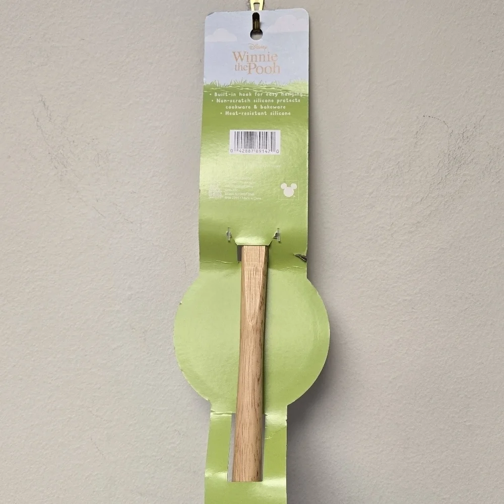 Disney Winnie the Pooh Spring Floral Spatula & Baking Liner Set
